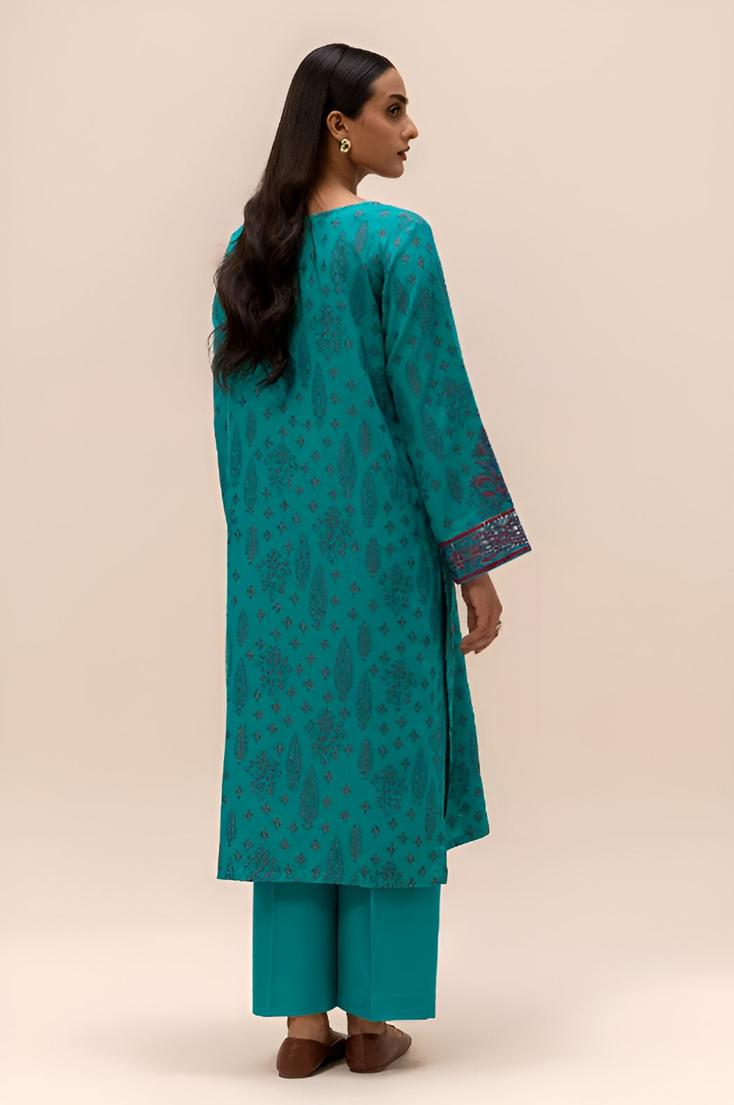 Beechtree Khaddar Embroidered 2-Piece – Design 10 (Unstitched)