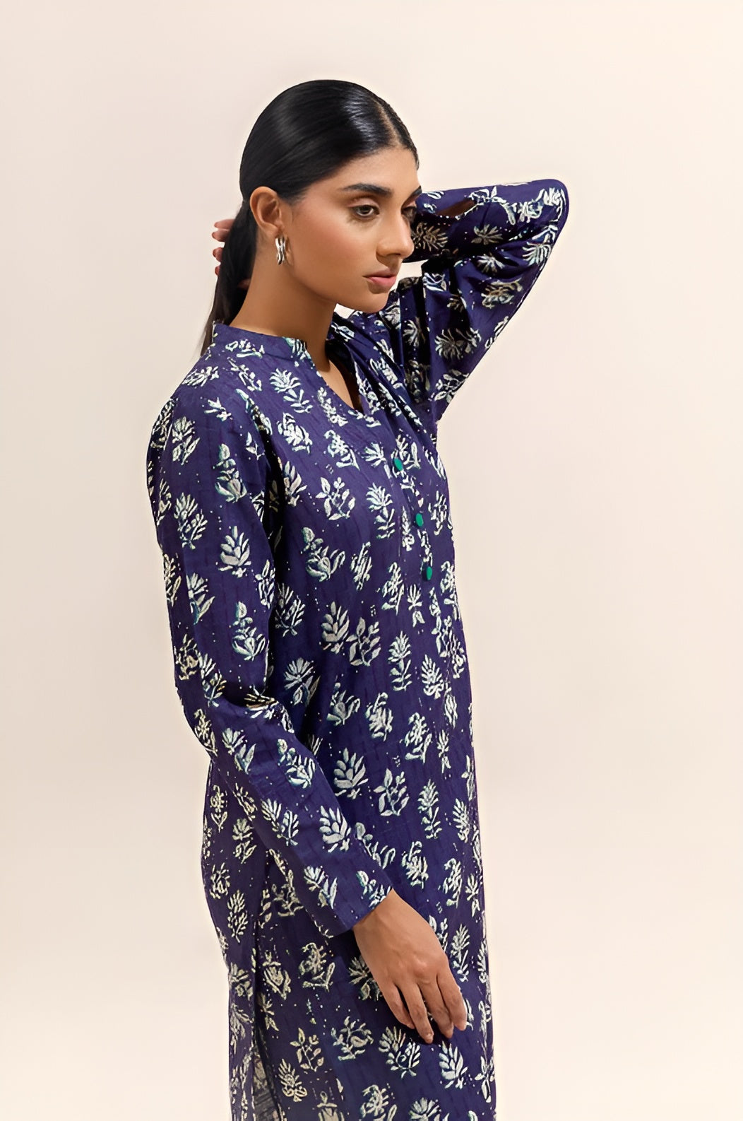 Beechtree Khaddar Printed 2-Piece – Design 01 (Unstitched)