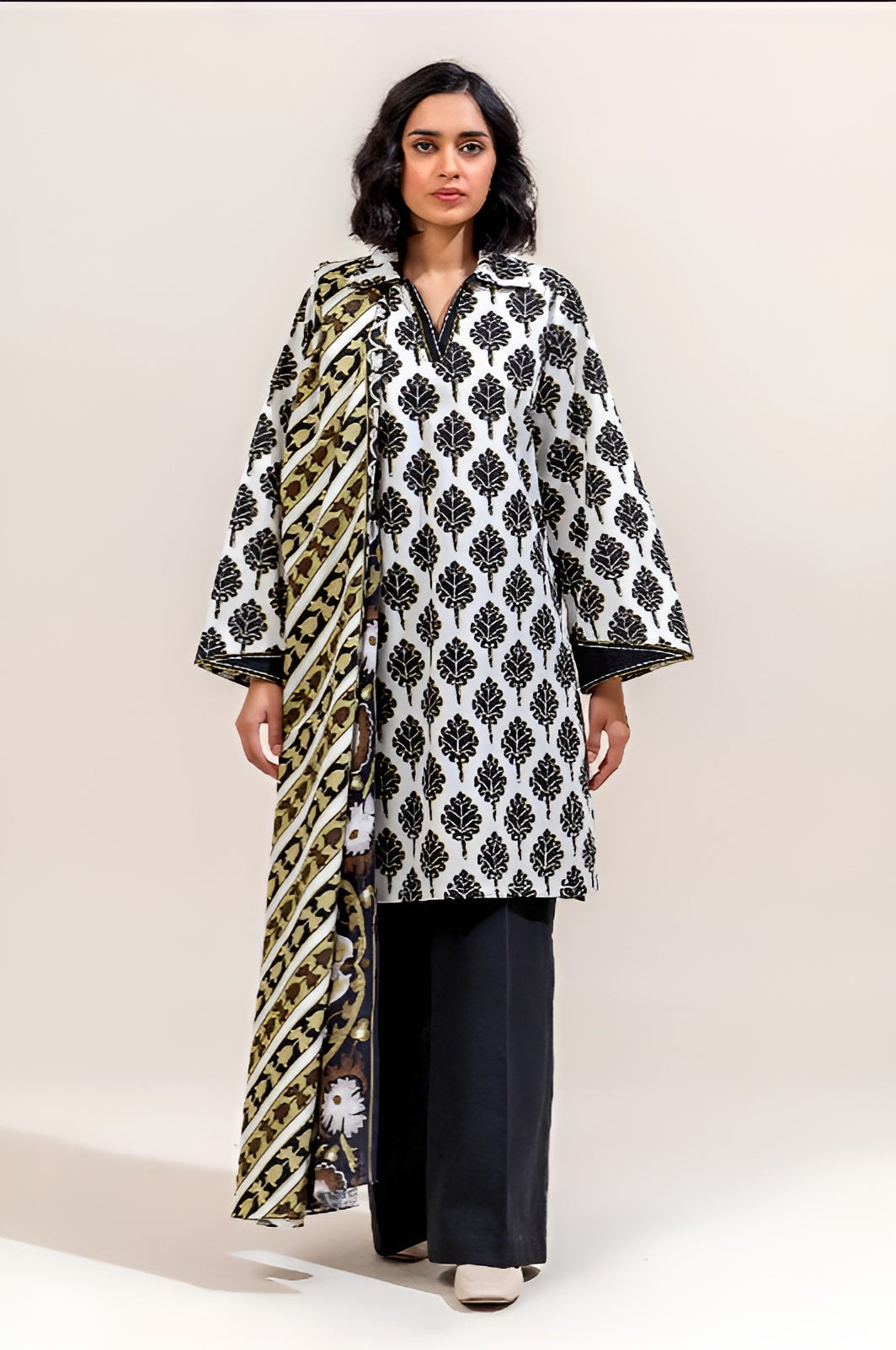 3 PIECE PRINTED KHADDAR SUIT-CHARCOAL TINT (UNSTITCHED)