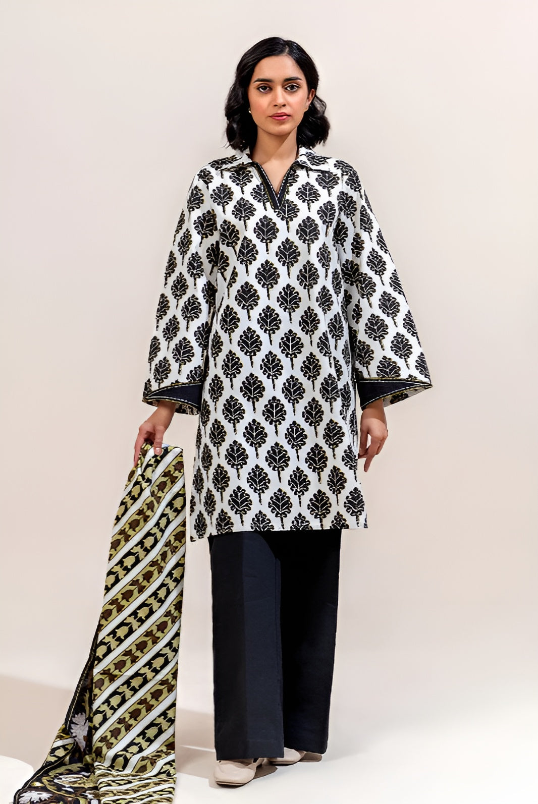 3 PIECE PRINTED KHADDAR SUIT-CHARCOAL TINT (UNSTITCHED)