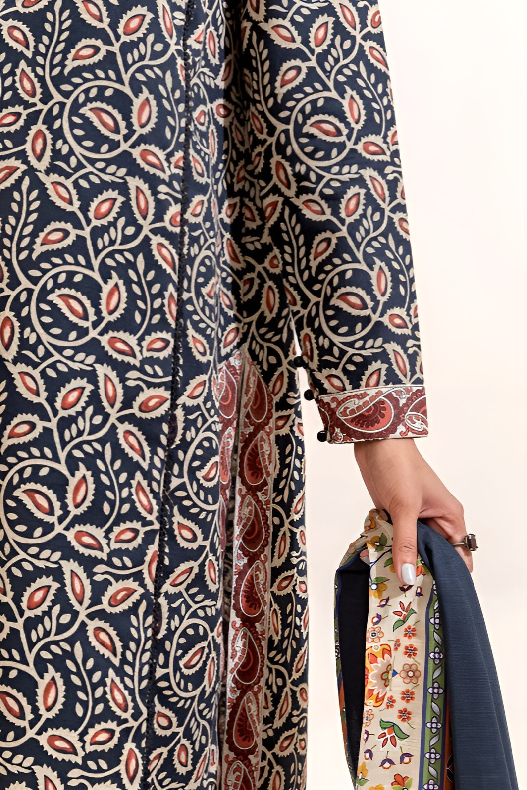 3 PIECE PRINTED KHADDAR SUIT-TRIBAL HALE (UNSTITCHED)