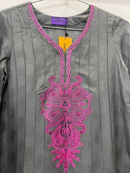 shirt - sanasafinaz EMBROIDERED